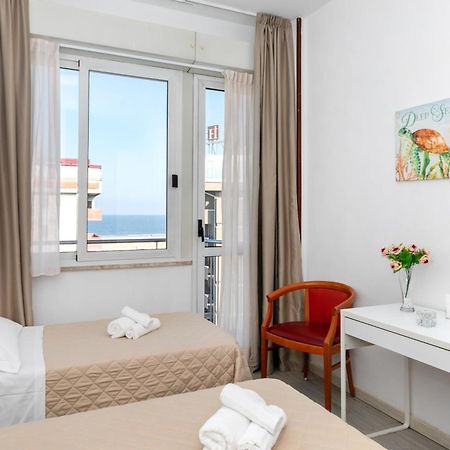 Hotel La Perla Rimini Esterno foto