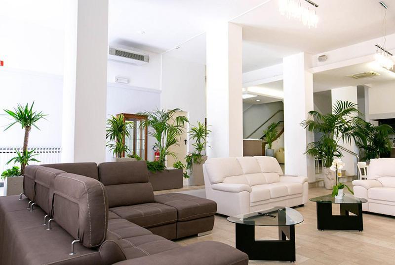 Hotel La Perla Rimini Esterno foto