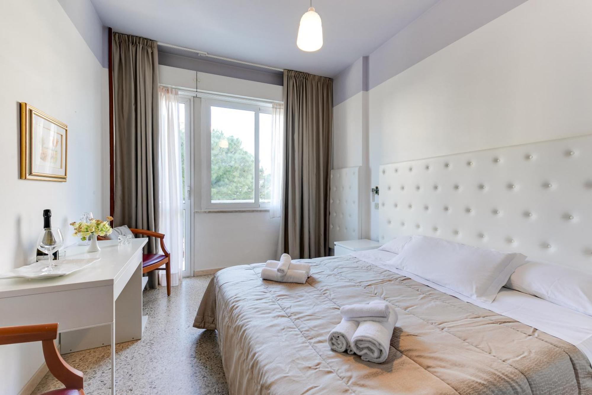 Hotel La Perla Rimini Esterno foto