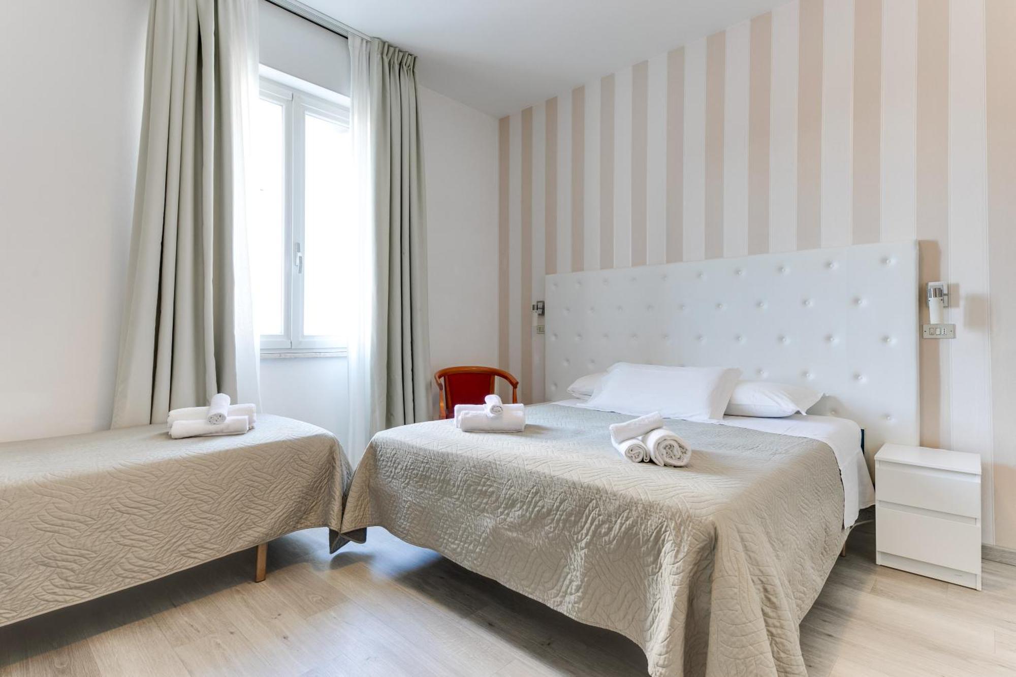 Hotel La Perla Rimini Esterno foto