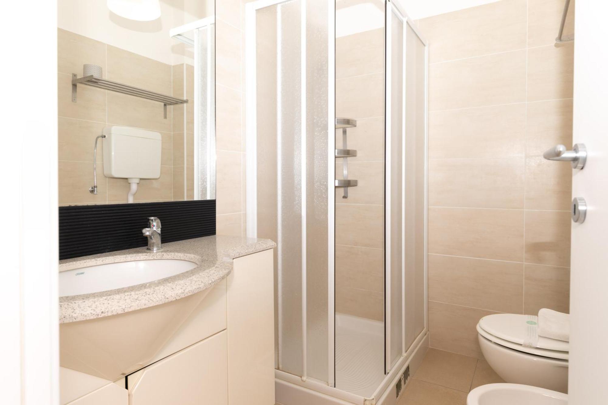 Hotel La Perla Rimini Esterno foto