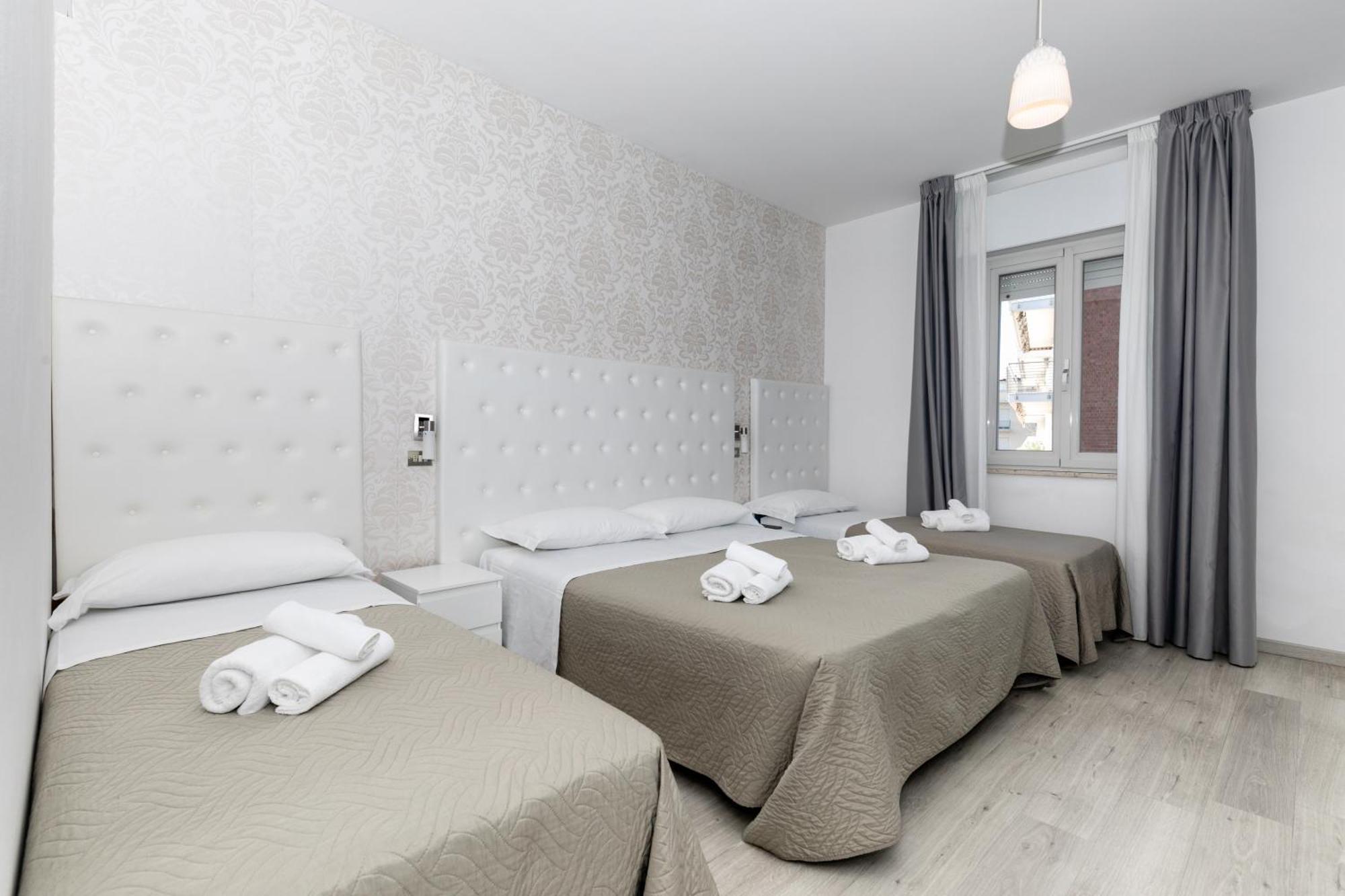 Hotel La Perla Rimini Esterno foto