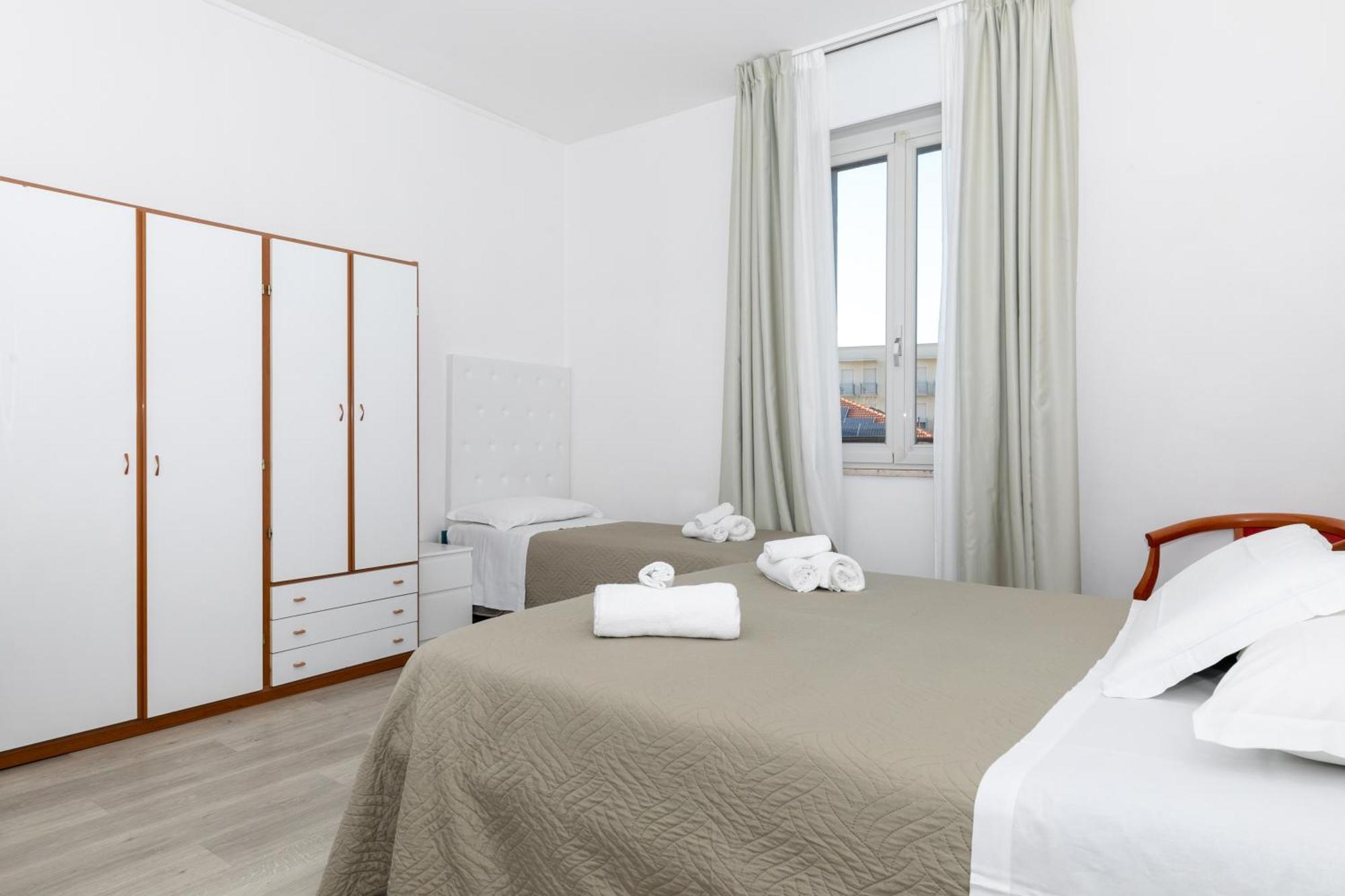 Hotel La Perla Rimini Esterno foto