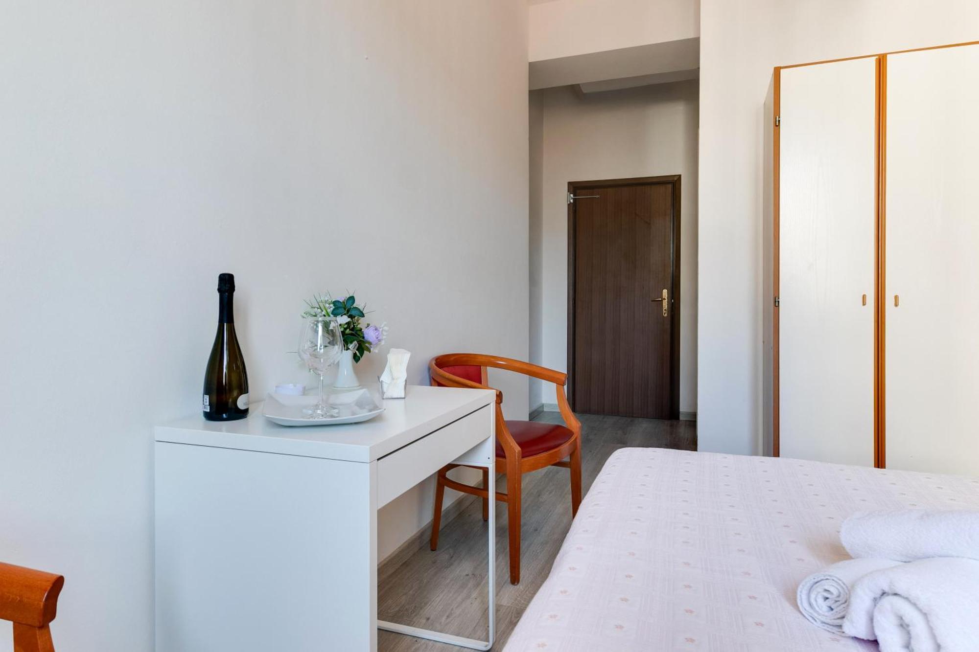 Hotel La Perla Rimini Esterno foto