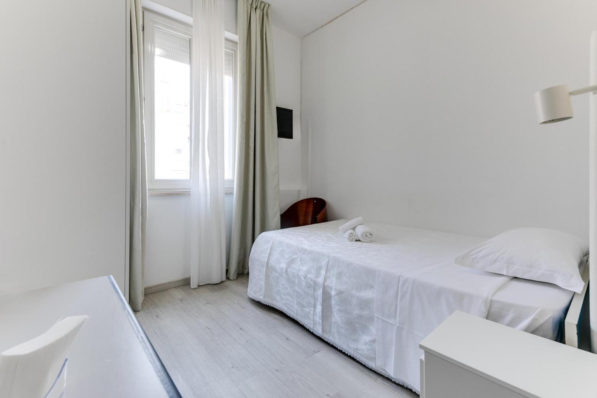 Hotel La Perla Rimini Esterno foto