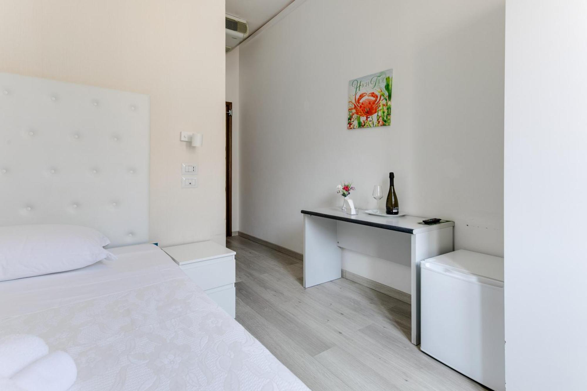 Hotel La Perla Rimini Esterno foto