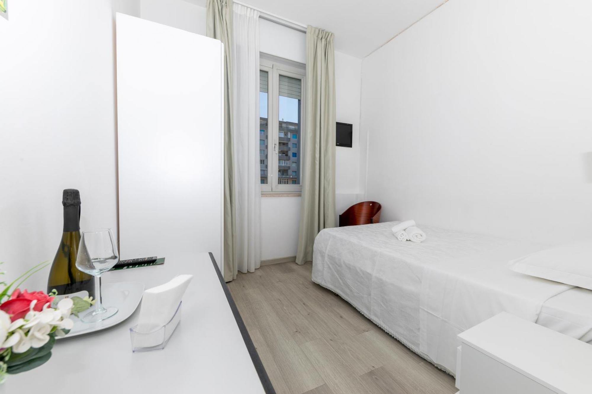 Hotel La Perla Rimini Esterno foto