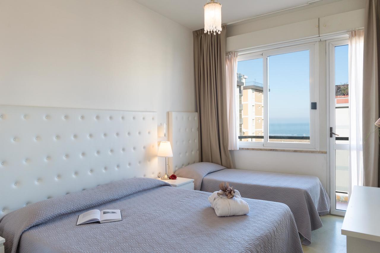 Hotel La Perla Rimini Esterno foto