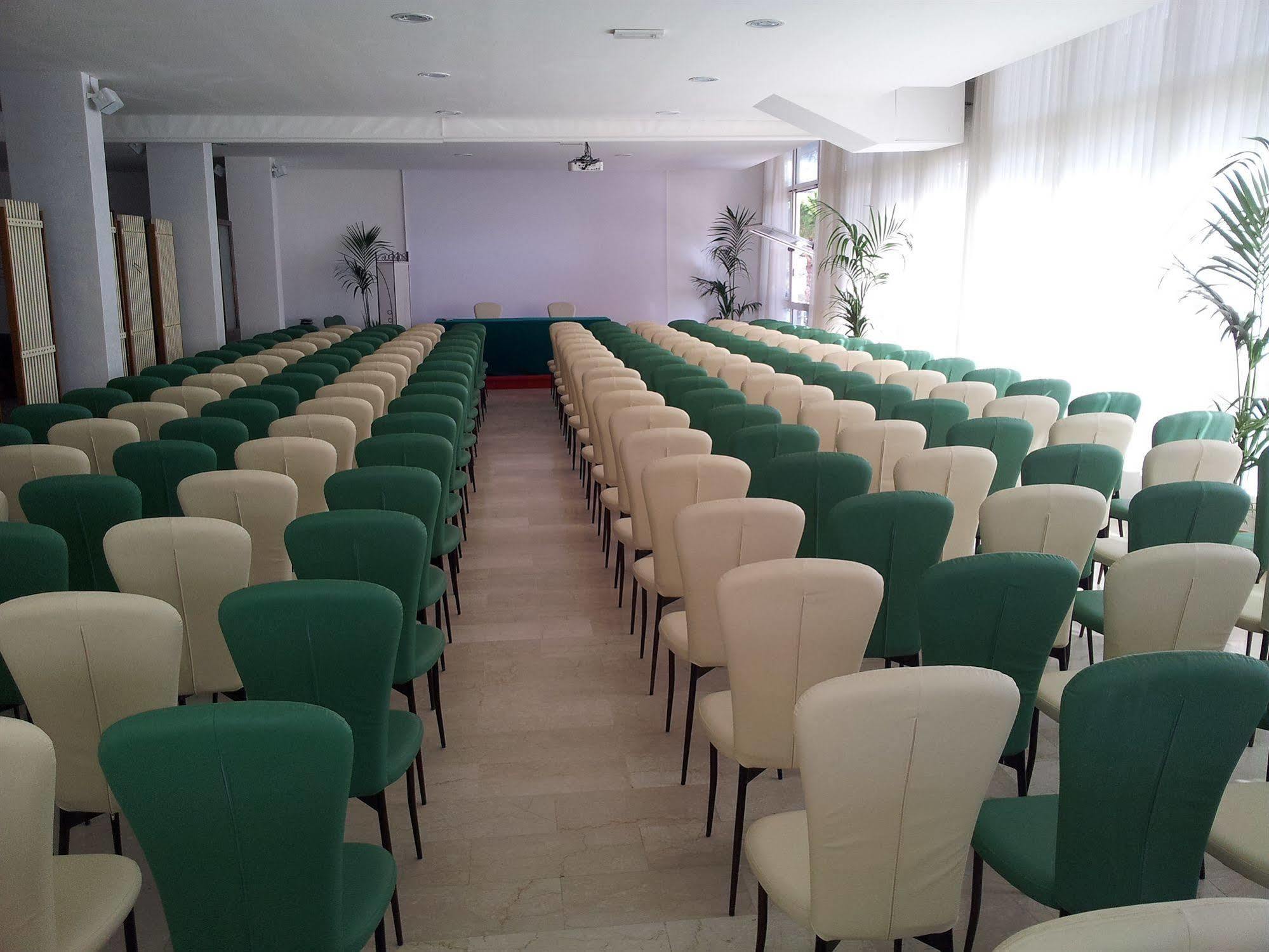 Hotel La Perla Rimini Esterno foto